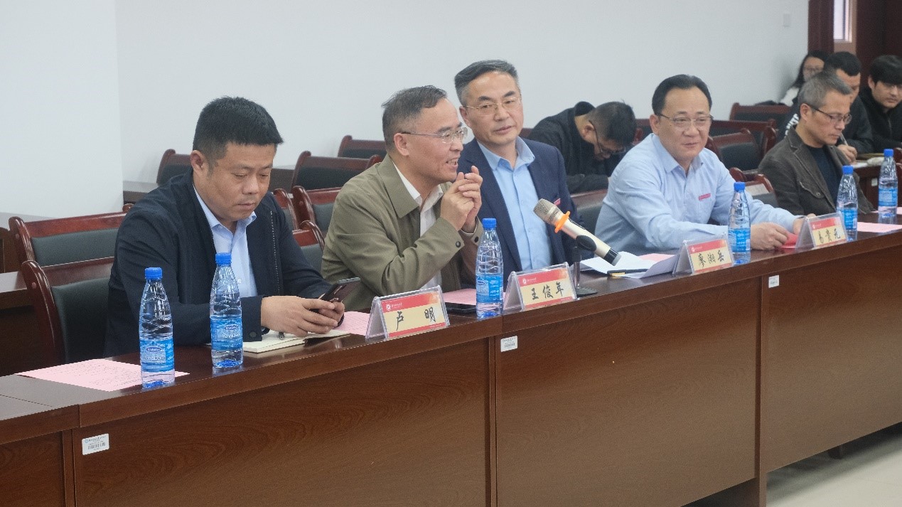 c0bf617a7ae14f888960b114ee8dd25a.jpg c0bf617a7ae14f888960b114ee8dd25a.jpg